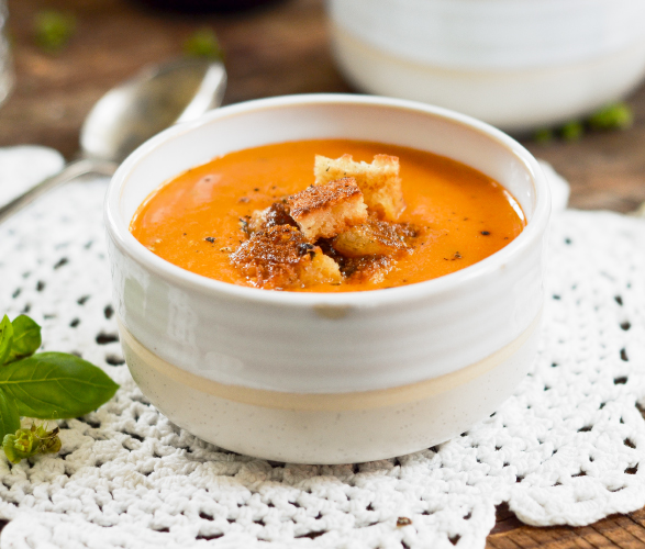 Ratatouille Potage De Légumes Sur Une Assiette Régime Alimentaire Recette  De Keto Image stock - Image du assiette, délicieux: 253616703